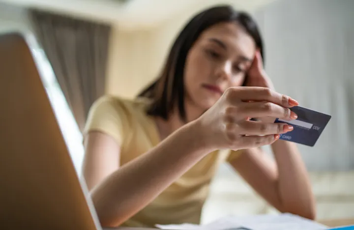 چه کنیم که بدهکار نشویم؟